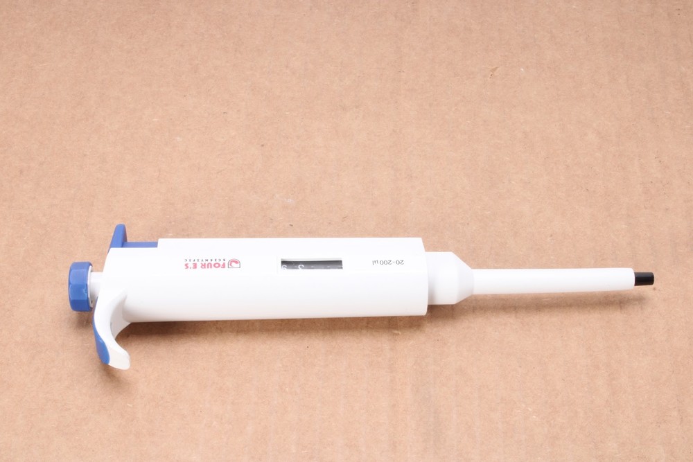 Four E's 20-200uL Adjustable Volume Micropipette