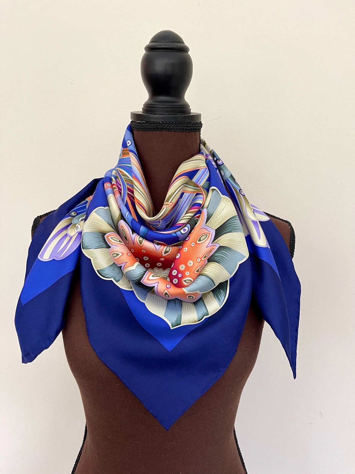 Salvatore Ferragamo Scarf Accessories Flower Garden Blue Floral Silk Wrap