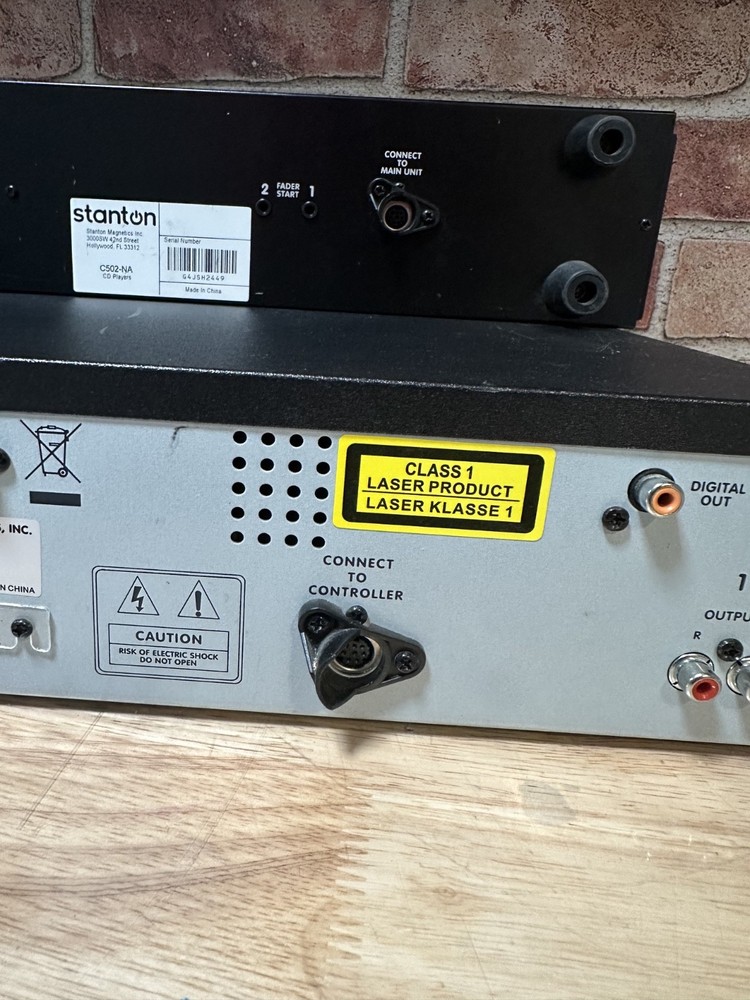 Stanton C.502 Dual Rackmount Digital Plays MP3 Cds( Please READ)