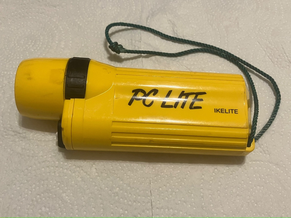 Ikelite PC Lite Diving Flashlight. Good working condition