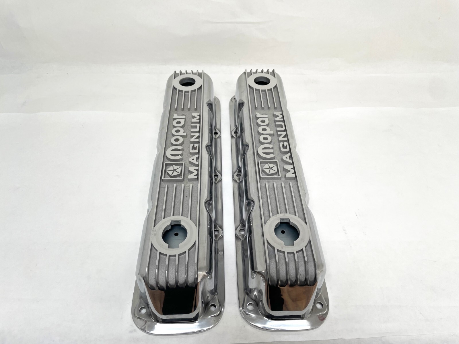 NOS Mopar Magnum Valve Cover Set, 5.2L / 5.9L V8 - Polished, Classic Finned