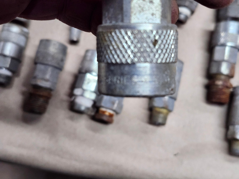 AIR TOOL FITTING ASSORTMENT