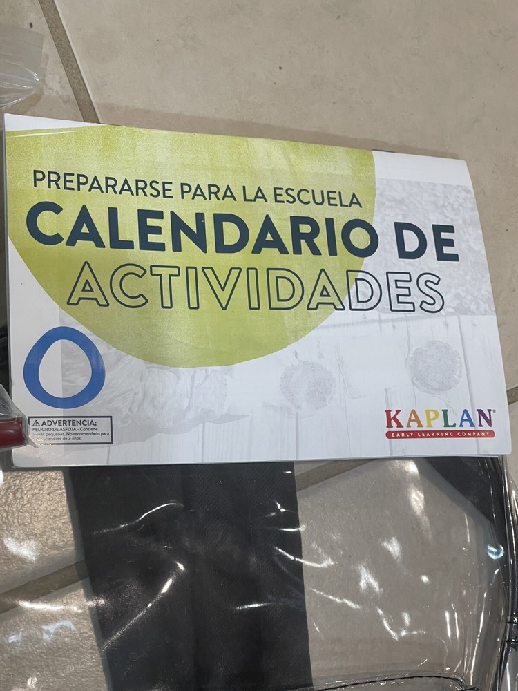 KAPLAN Early Learning Buttons & Spools Lacing School Readiness Backpack Set 4+