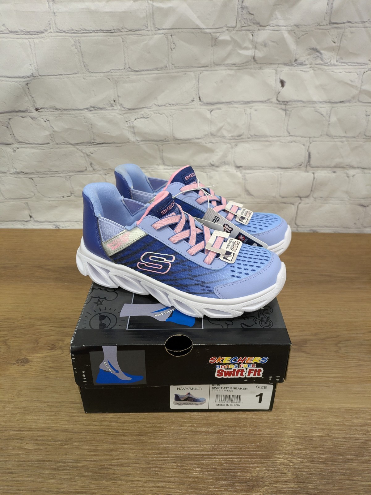 Skechers Kids Lightweight Hands Free Swift Fit Sneaker Navy/Multi Size 1