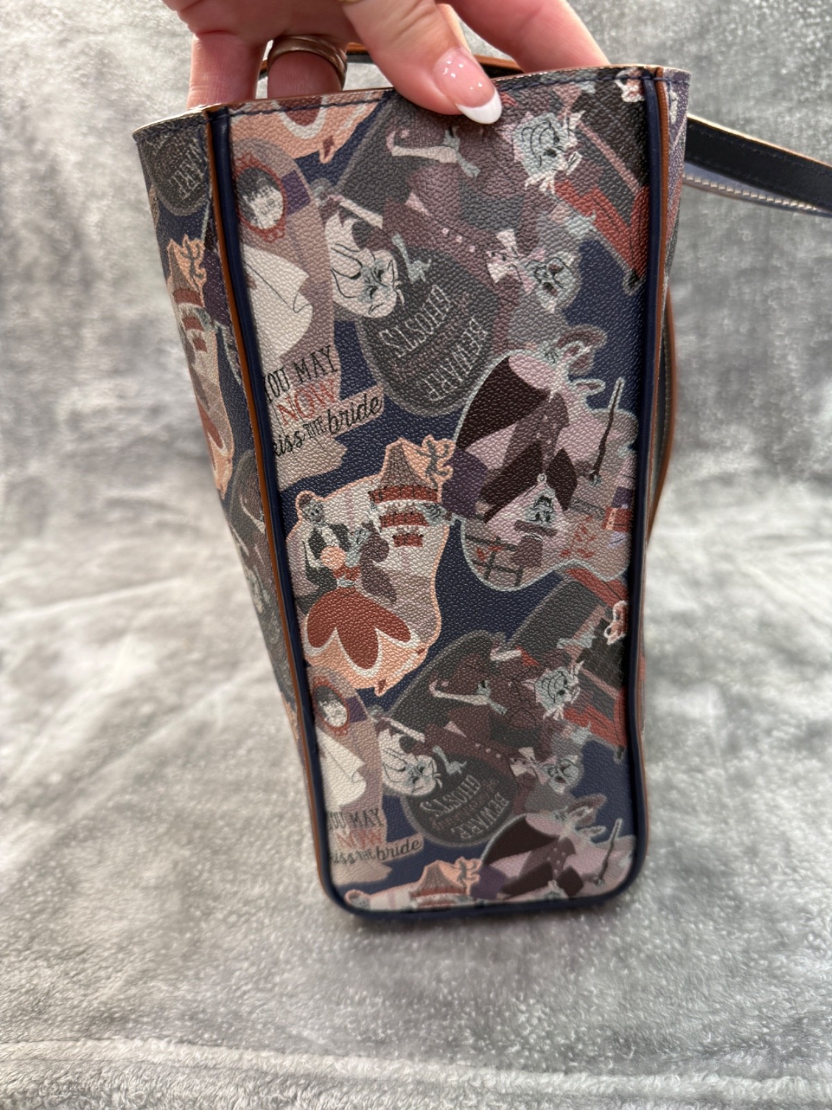Disney Dooney & Bourke Large Haunted Mansion Tote – Ghost Bride Collector Purse