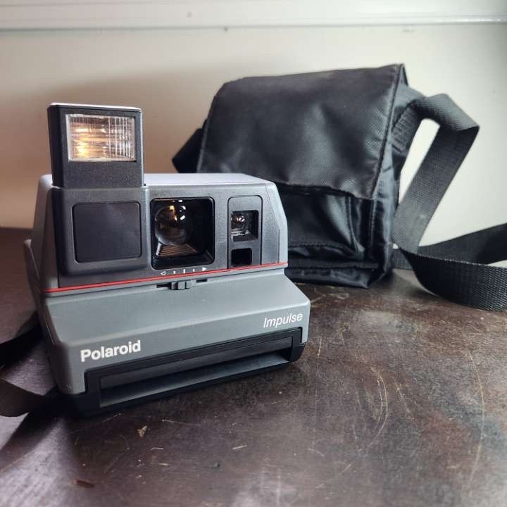 Polaroid Impulse Instant Camera Auto Focus Built In Flash With Case Untested