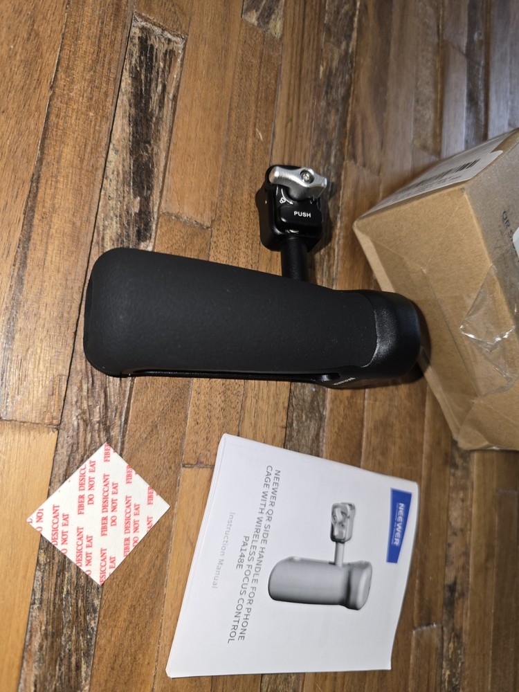 NEEWER PA148E Quick Release Side Handle Bluetooth Shutter Cold Shoe 360° Rotatin