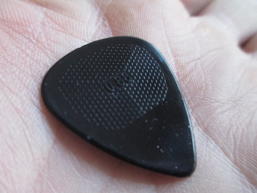 20 SNARLING DOGS BRAIN GUITAR PICKS 351 TYPE in BLACK - MEDIUM / HEAVY .88 mm