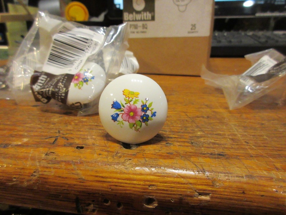 10 ~:~ New ~:~ White Floral Porcelain Ceramic Drawer Pulls Knobs ~ Belwith
