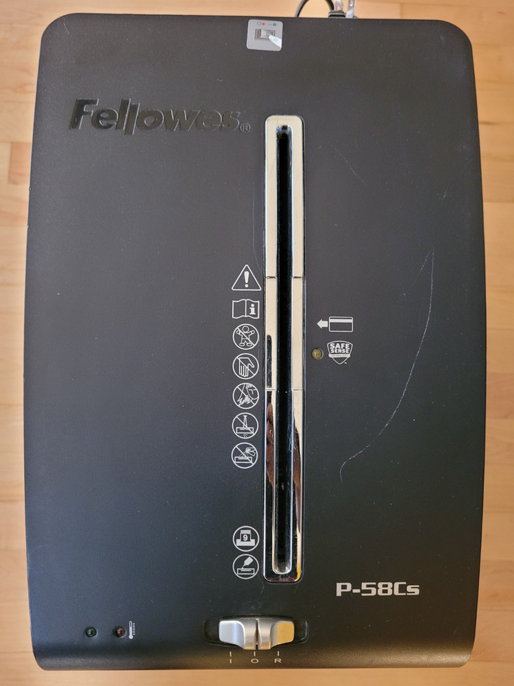 FELLOWES CROSS CUT PAPER SHREDDER Model P-58CS