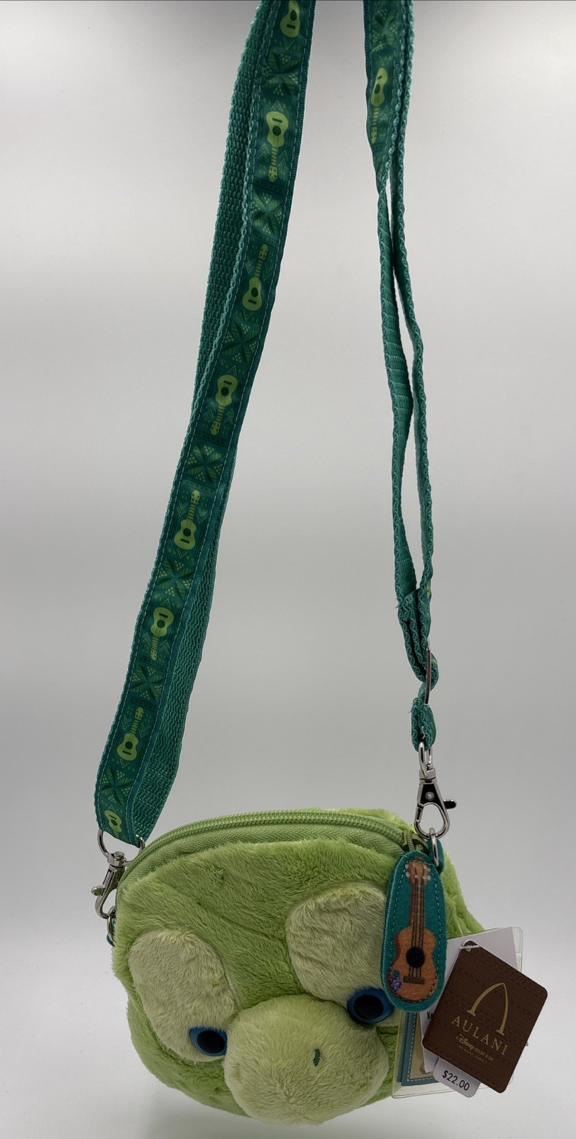Olu Disney Aulani Turtle Exclusive Purse Wristlet Ólu Duffy NWT Bag