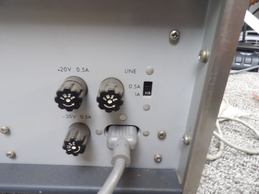Hewlett-Packard 8405A Vector Voltmeter With Accessories & Probes