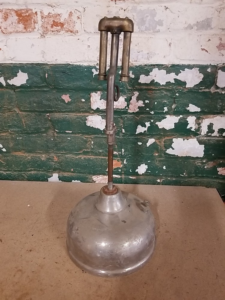 Vintage Coleman Quick Lite Lamp No Globe