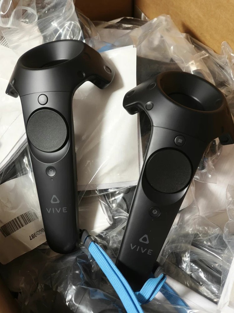 HTC Vive 2PR7100 VR Wand Controllers Pair（2x） 1.0 - Tested & Working