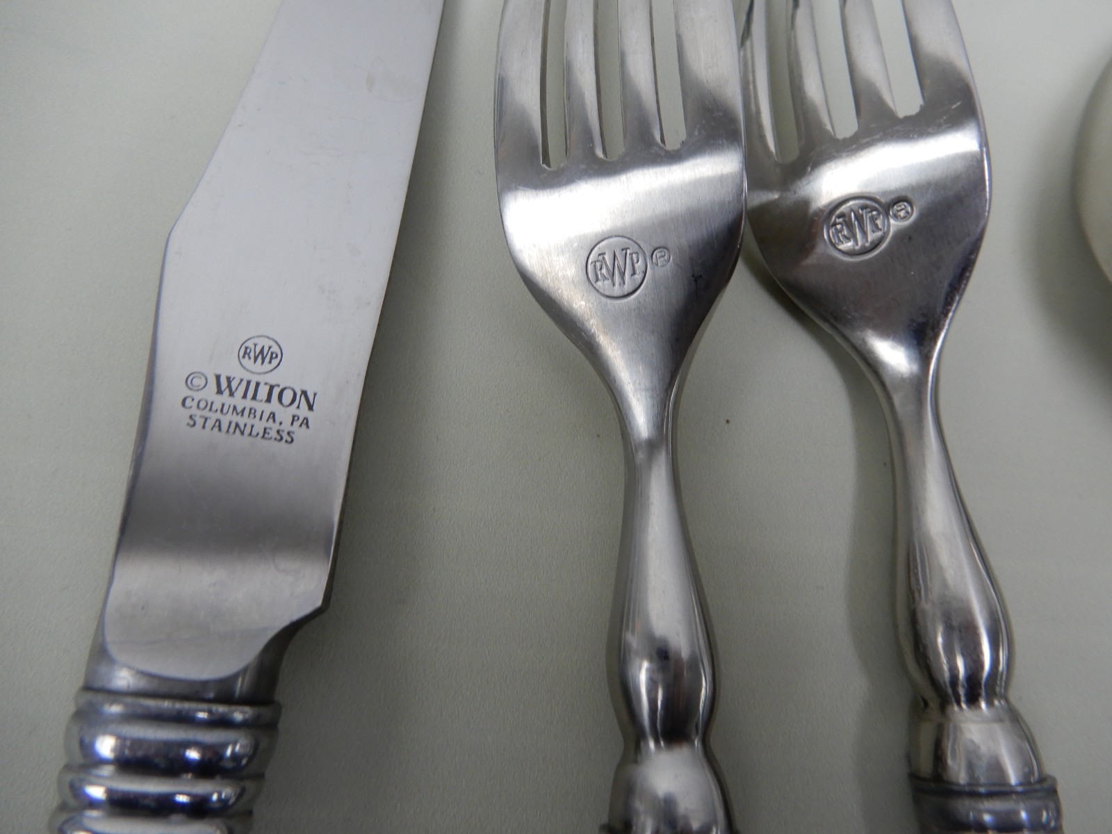 Wilton RWP Armetale Pewter 5 Piece Flatware Pistol Grip Duck/Bird Handle