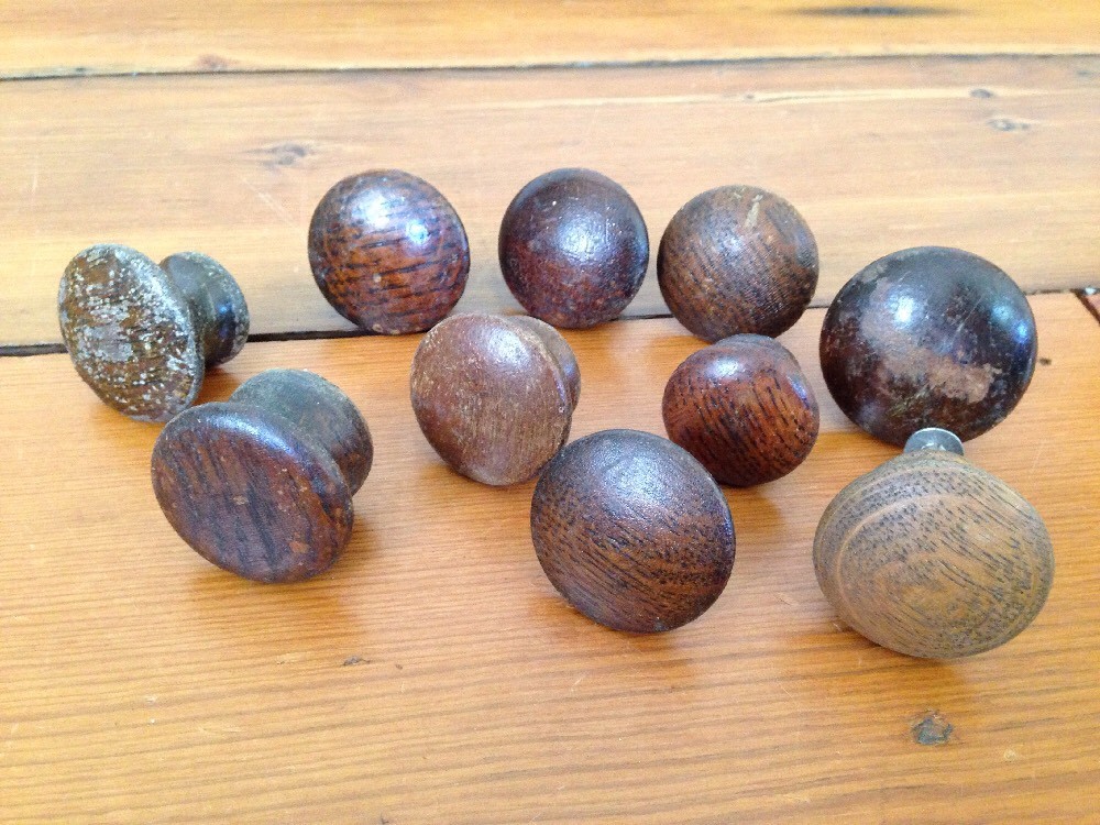 Mixed Lot 10 Antique Vintage Tiger Oak Cabinet Drawer Pulls Knobs Various Sizes
