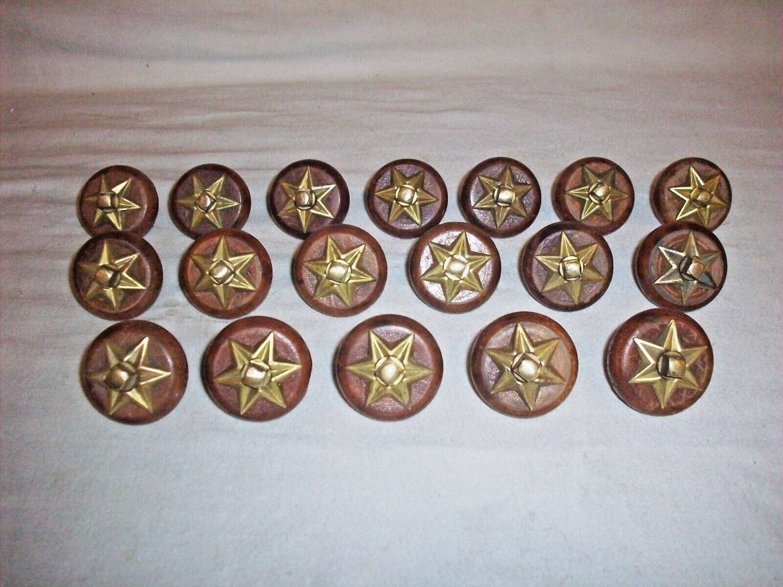 ANTIQUE VICTORIAN SIX POINT BRASS STAR AND WOOD PICTURE HANGING HOOKS 18 PCS