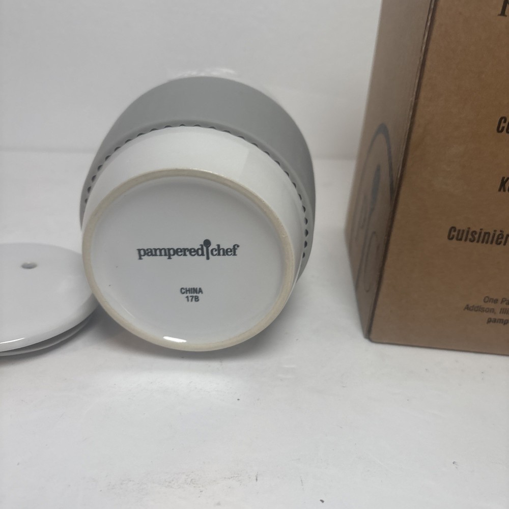 Pampered Chef #1529 Ceramic Egg Cooker