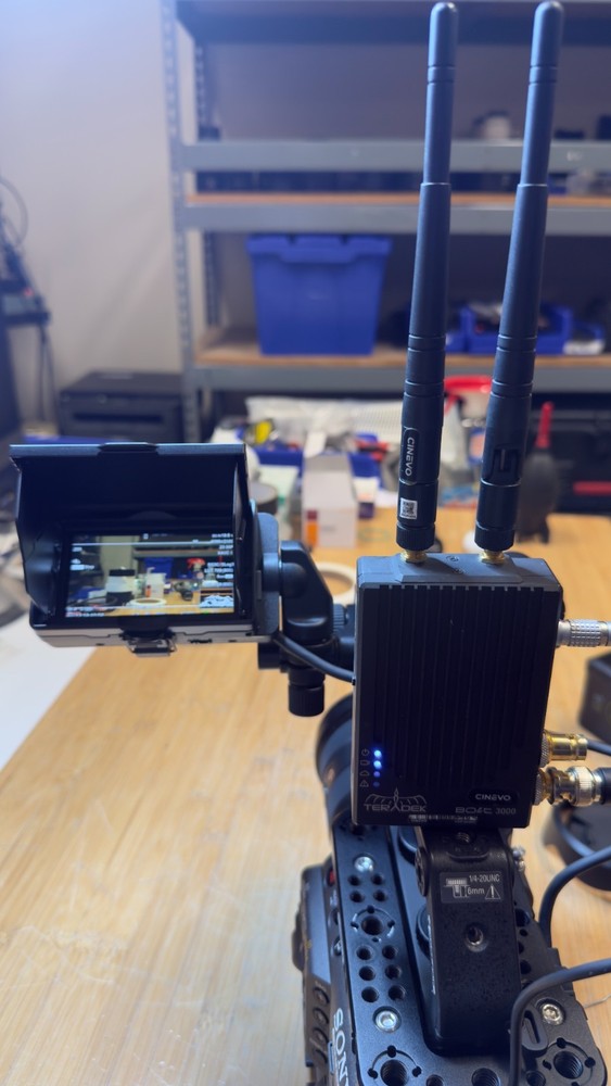 Teradek Bolt 3000 HDMI-SDI 1:1 Wireless Video System Kit with Array Panel