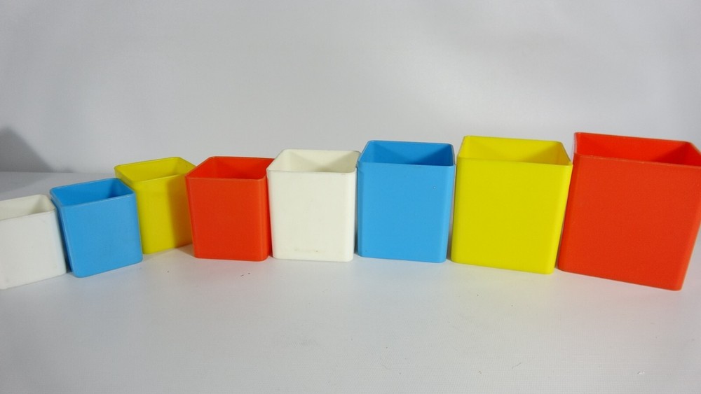 Made In Italy Colored Plastic Stacking Kids Learning Cubes - 8