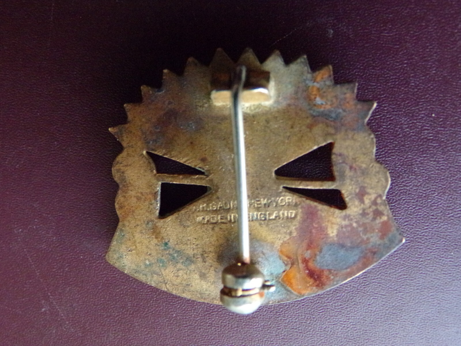 WWII US Army 4th Air Defense Artillery ADA Crest Unit Pin Gaunt Military DI PB