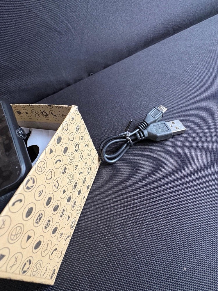 Smart Watch Phone Bluetooth Touchscreen w/ Charger & Box Tested Working