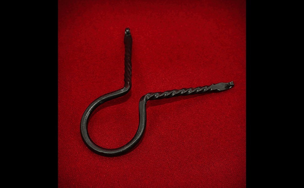 Hand Forged Twisted Iron Viking Drinking Horn Stand for Ale Beer Cup Rack Holder