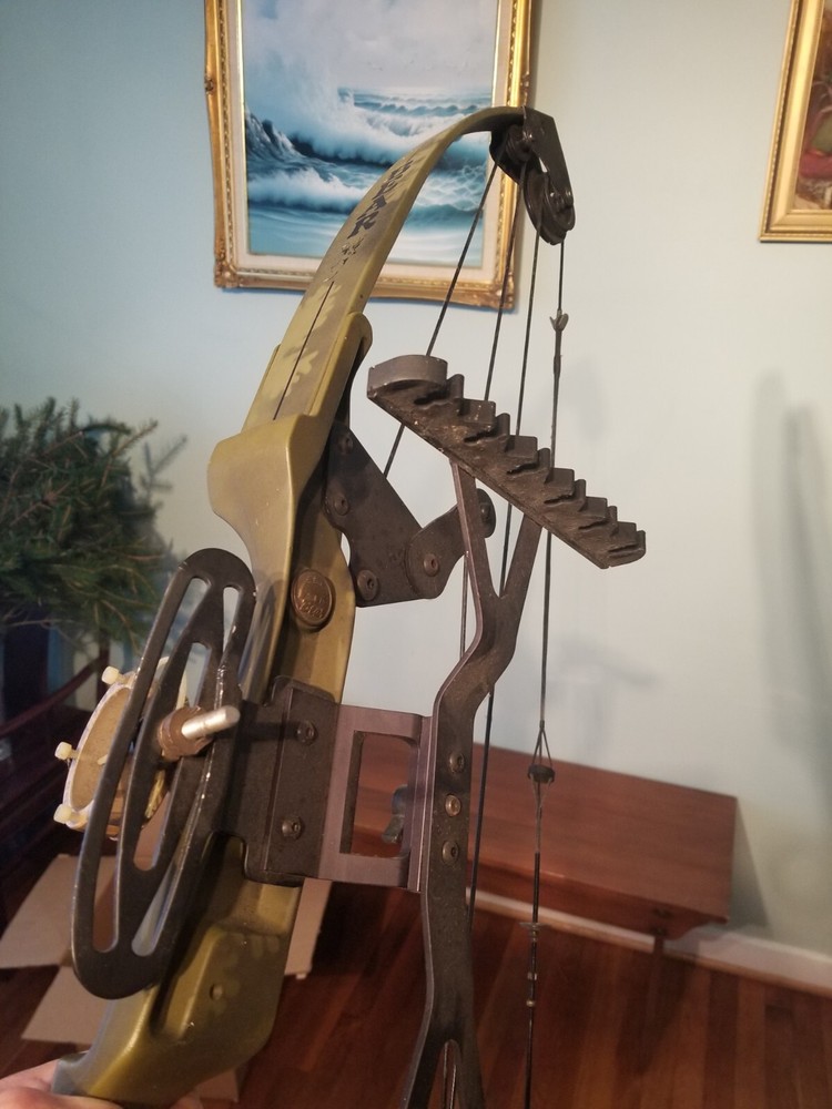 Vintage BEAR Archery Compound Bow Polar Ltd 39" String Length. Left Hand