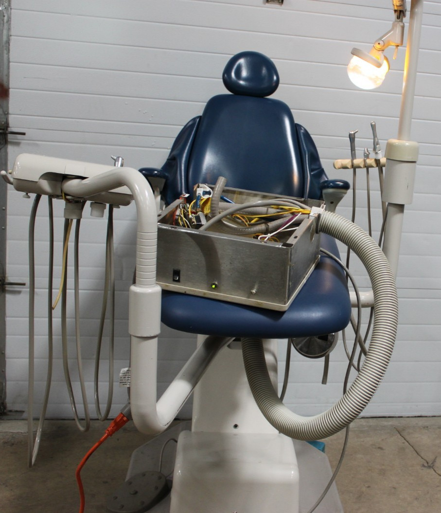 Adec Dental Patient Proma Exam Procedure Chair Unit & Light. Pls see the picture