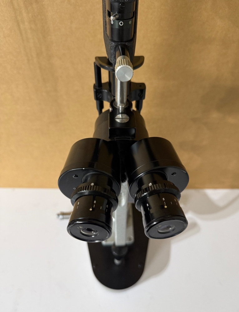 Haag Streit 900 Slit Lamp