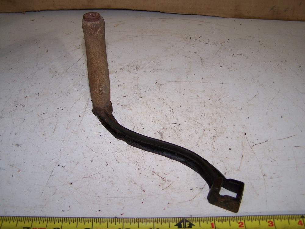NOS Cast Iron Crank Handle Corn Sheller Pump Grinder Roller 9/16" SQUARE Shaft