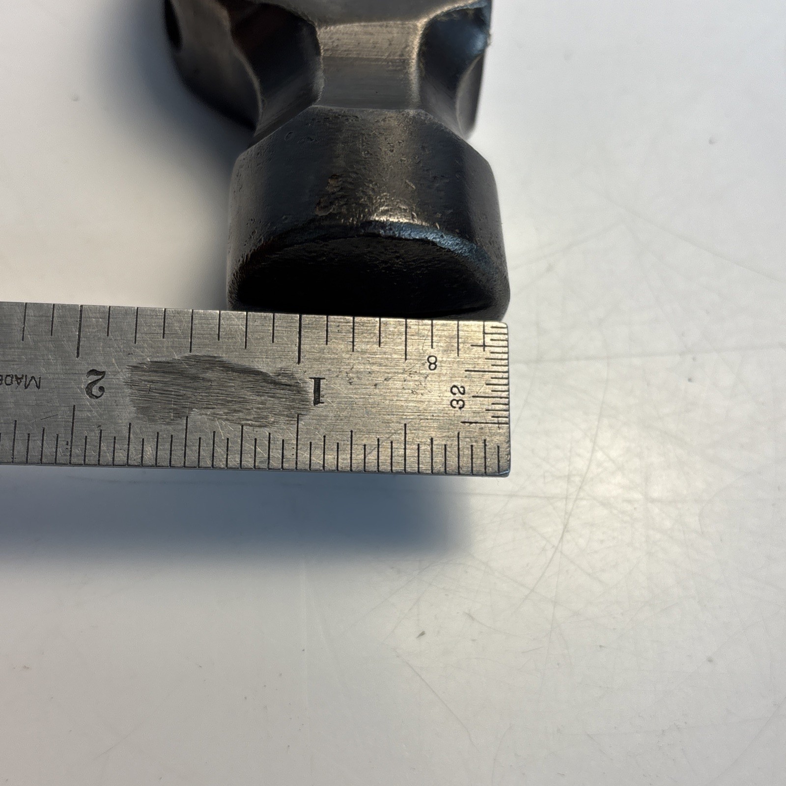 Vintage PLUMB 26 oz Carpenter’s Hatchet Head Nail Puller Notched Blade USA