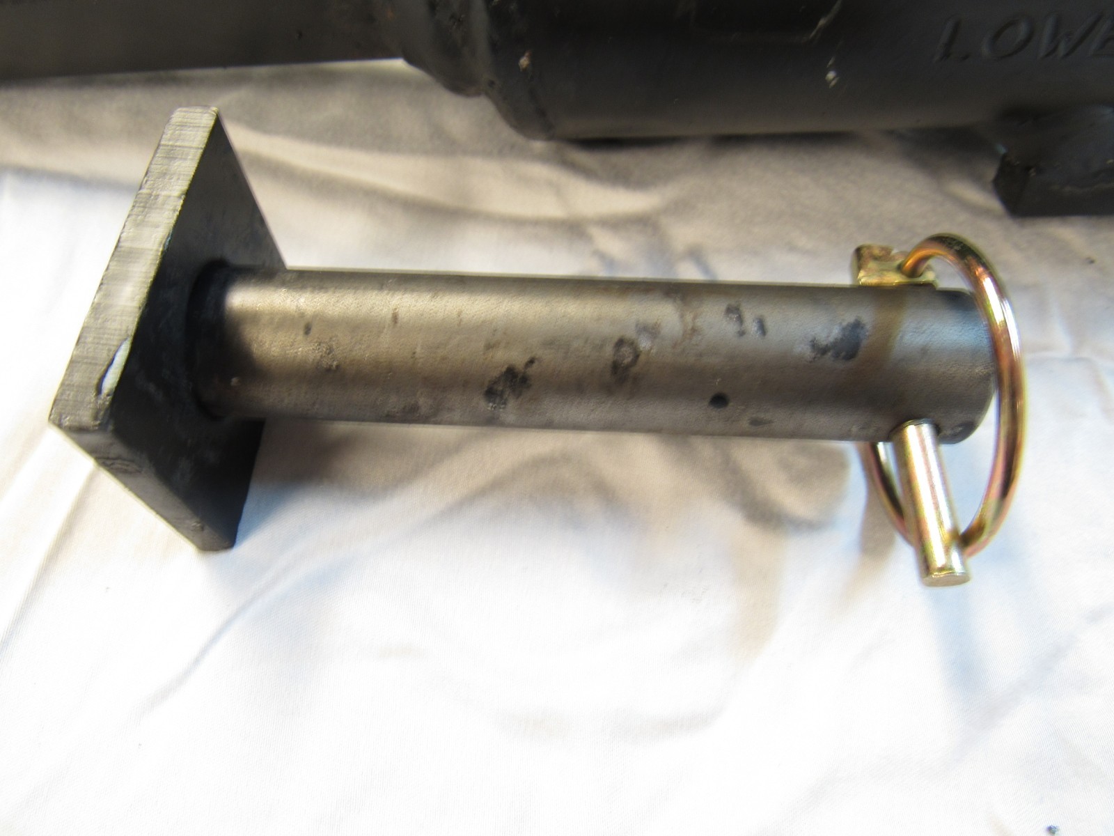 Lowe Auger Bit Conversion Adapter, 2 9/16 Round to 2 Hex