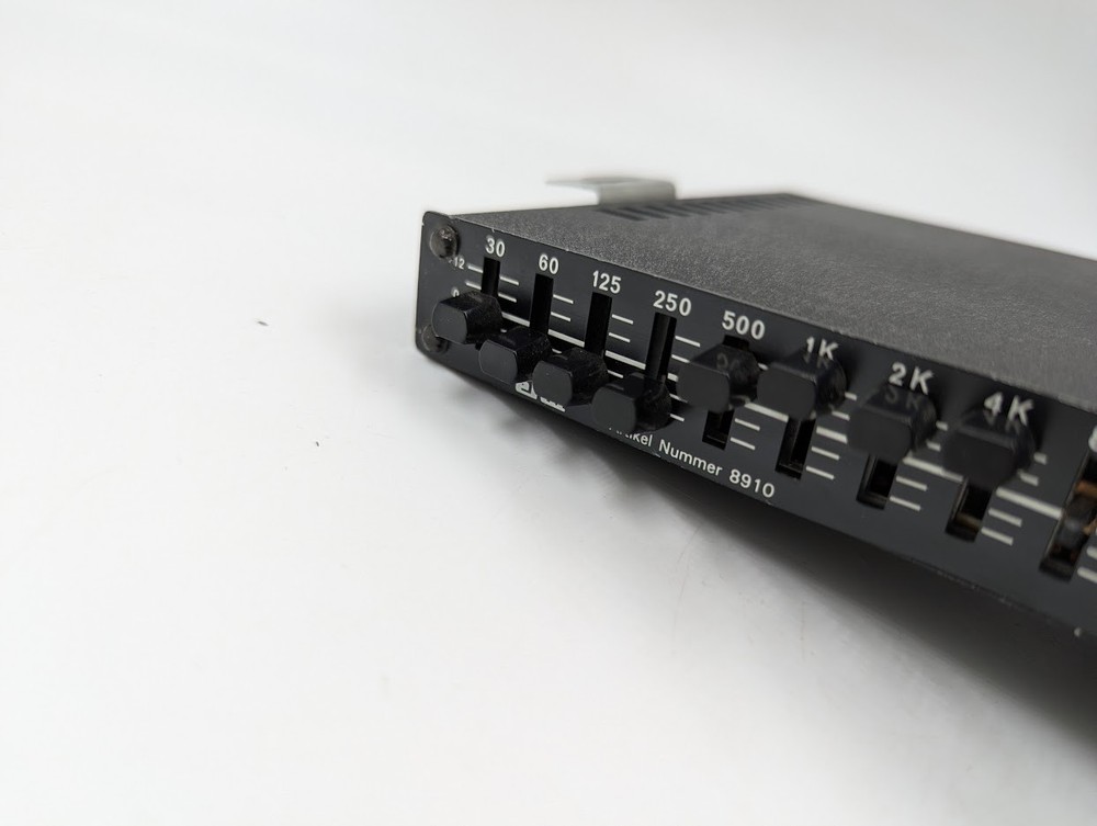 ELTA 8910 Graphic Equalizer - Untested