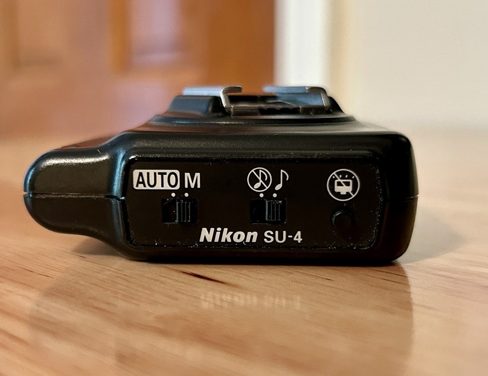 Nikon SU-4 Wireless Slave Flash Controller D2x/D200/F5