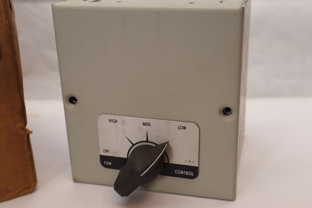 (NEW) NESBITT 110V Unit Heater Speed Controller