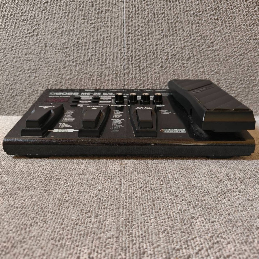 BOSS ME-25 Guitar Multiple Effects Pedal Multi-Effector W/ Power Cord JP