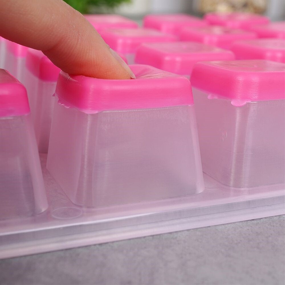 Ice cube tray for 32 ice cubes with silicone base, easily removable, large