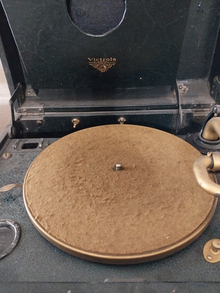 victrola record player antique