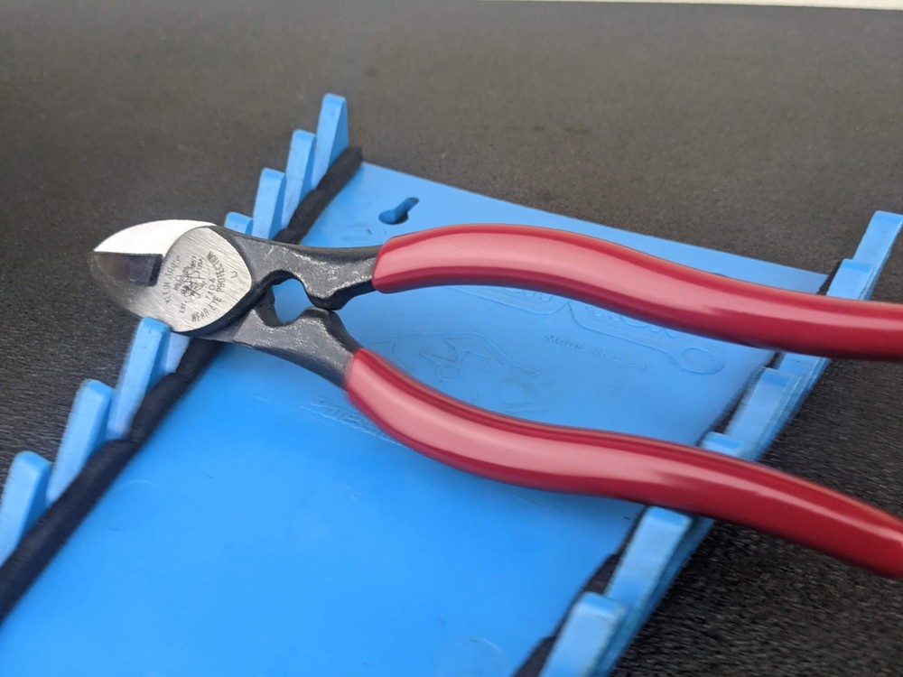 #bn098 Klein Tools Shears BX Cable Cutters Compact Lightweight Design