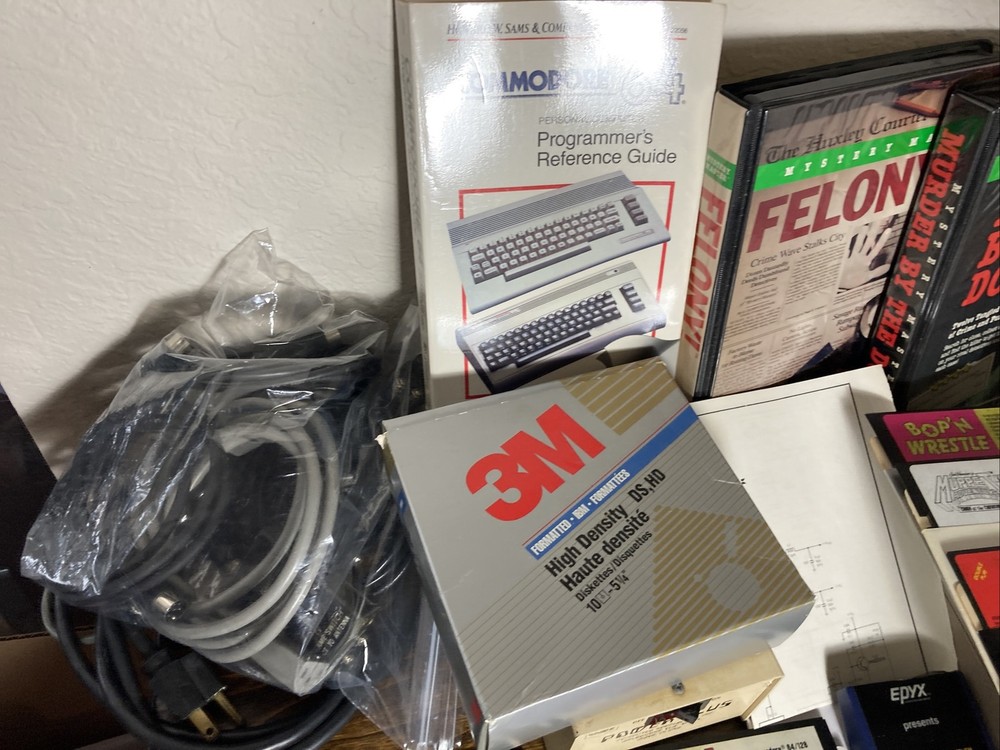 COMMODORE 64 COMPUTER PRINTER GAMES DISK DRIVE MANUALS CORDS SOFTWARE LOT READ