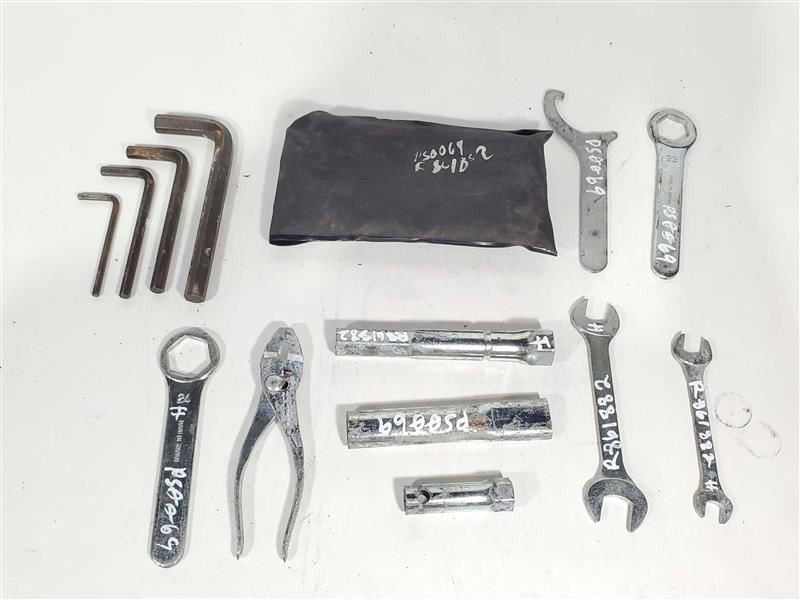 Tool Kit OEM 2003 Suzuki VL800K