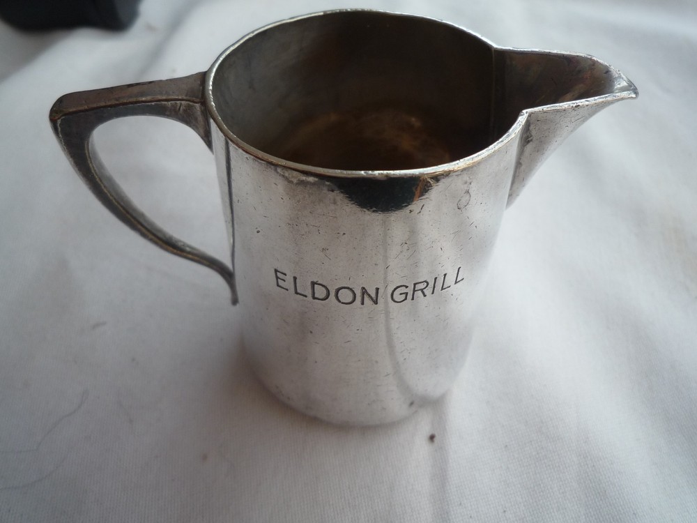 VINTAGE WALKER & HALL SILVER JUG   'ELDON GRILL'