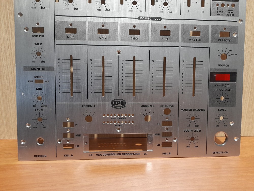 Behringer DJX700 faceplate 2