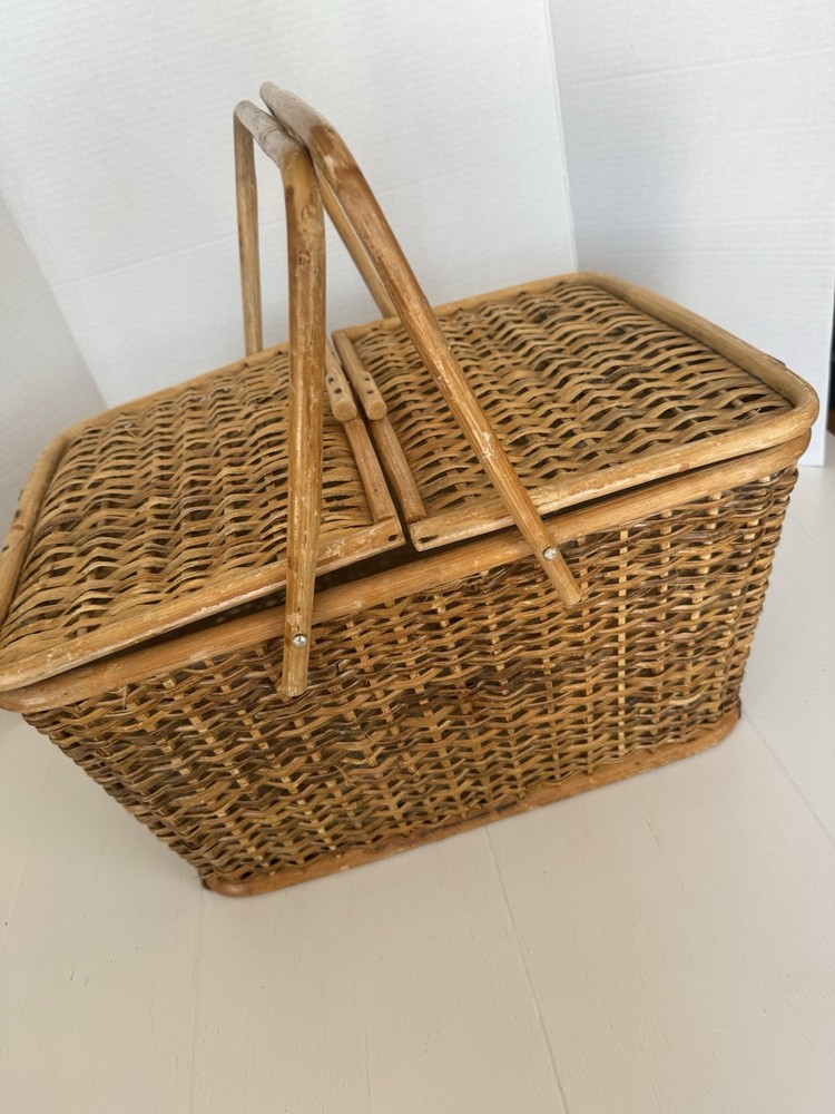 Vintage Wicker Picnic Basket