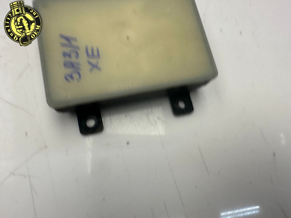 2016-2020 JAGUAR XE XF F-PACE REAR LEFT / RIGHT BLIND SPOT SENSOR CONTROL MODULE