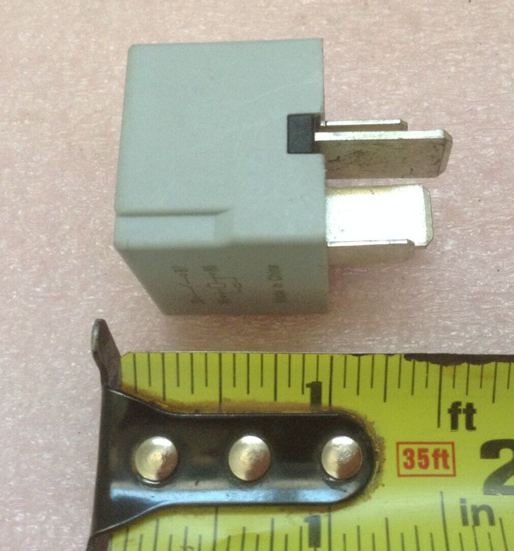 Fomoco JU5T-14B192-FEA Relay