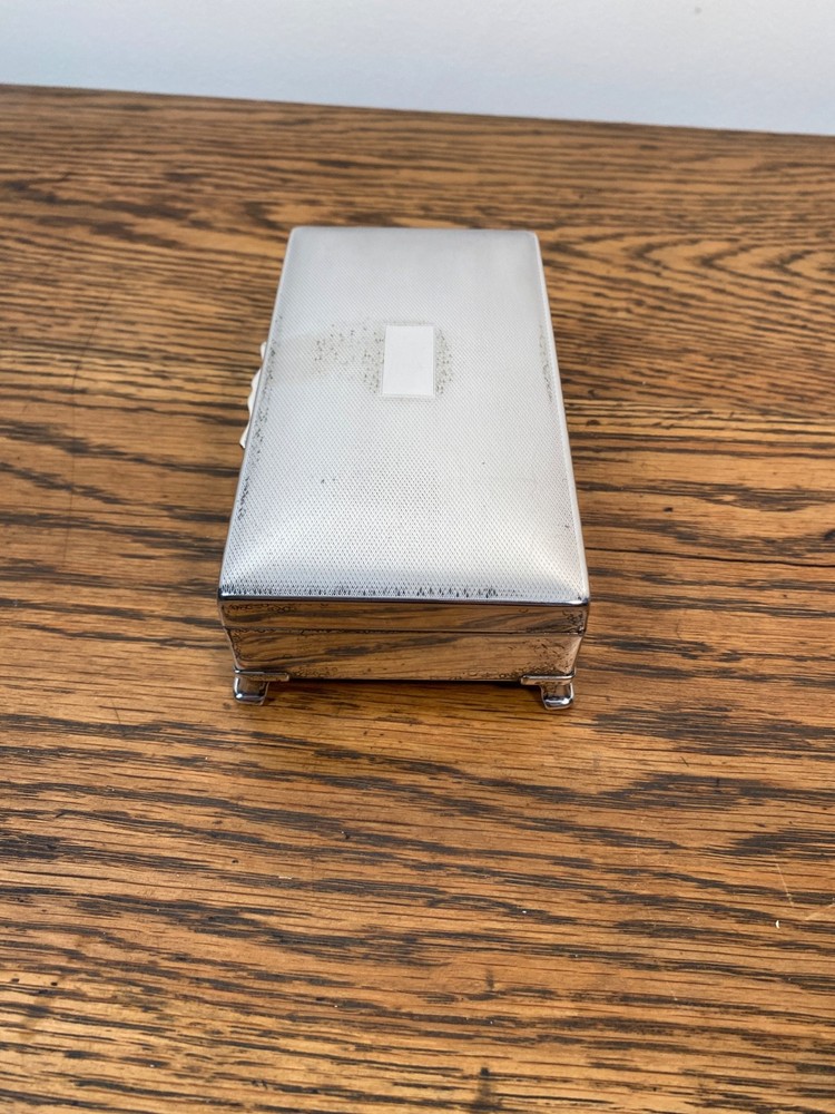 ANTIQUE ARISTOCRAT SILVER PLATE CIGARETTE TABLE TOP MACHINE TOP CASE BOX