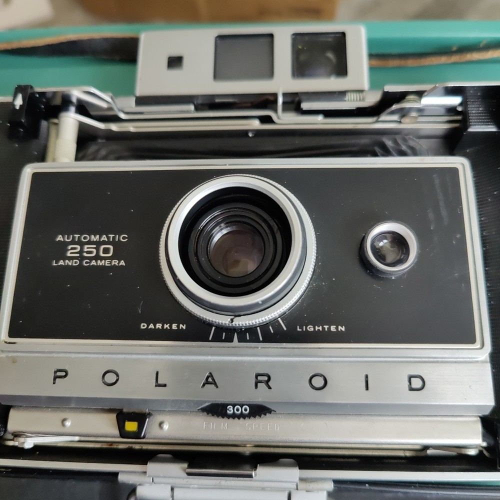 Vintage Polaroid Automatic 250 Land Camera Folding Instant Camera Untested