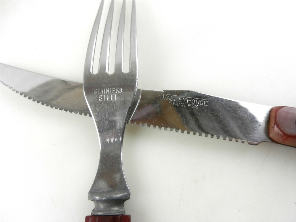 Bakelite Red Handle Flatware Fork + 4 Knives-Table & Steak, Marbled, Solid T24A